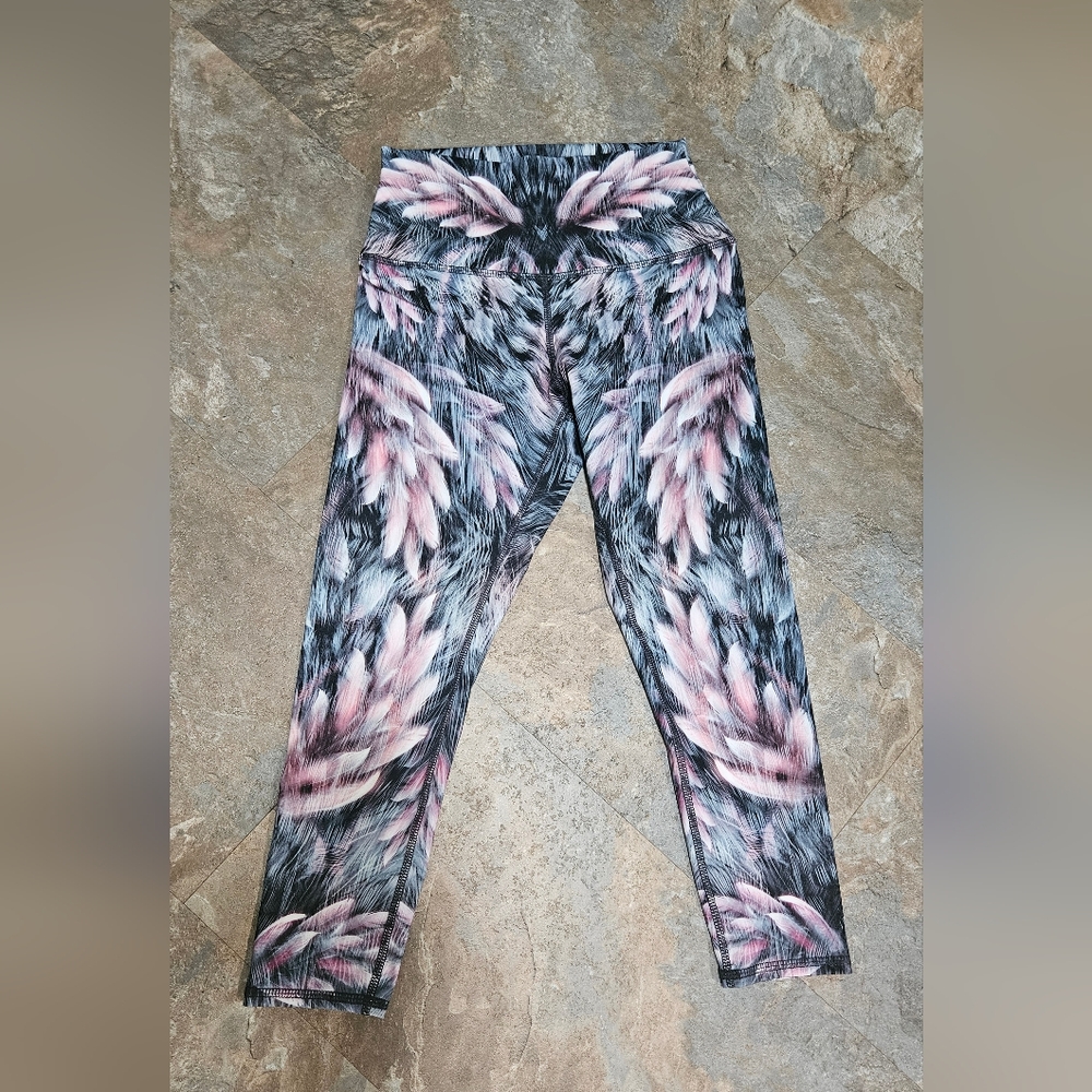 Women's Feather Patterned Leggings